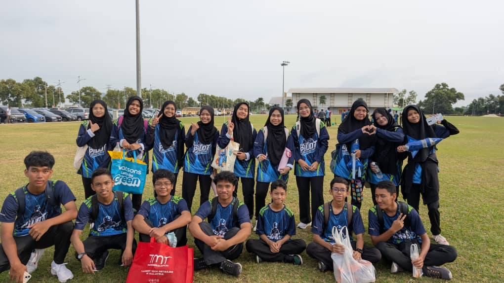 The Pilot: Paperplane And Water Rocket Challenge National 