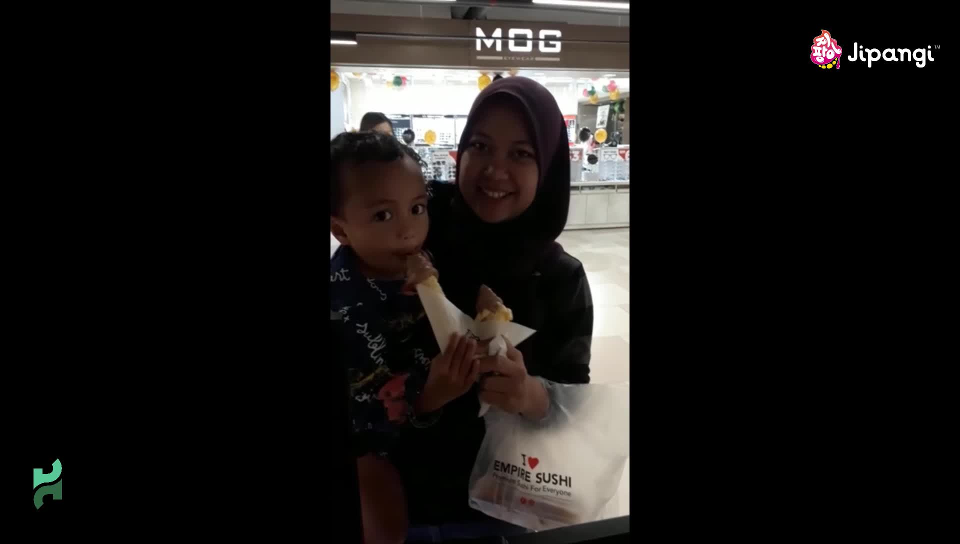 Haa Korang Tengok La Akak Ni, Banyaki Beli 