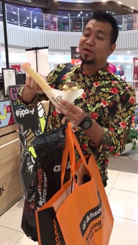 Dalam Cone Ice Cream Tu Penuh Ye Guys 