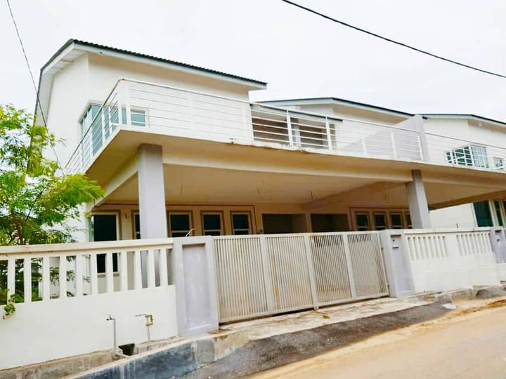 *semi-d Double Storey Bukit Ubi Kuantan* 