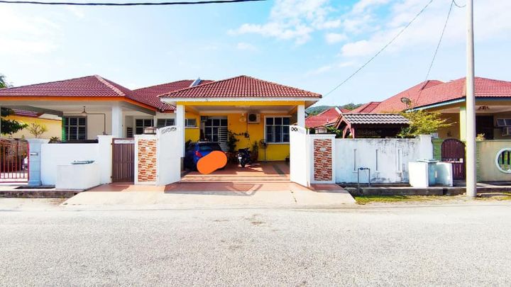 [nice House With Peaceful Area Pelindung Maju Provided 