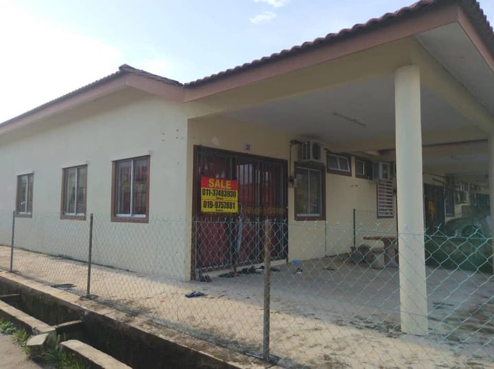 Rumah Teres Setingkat - End Lot  