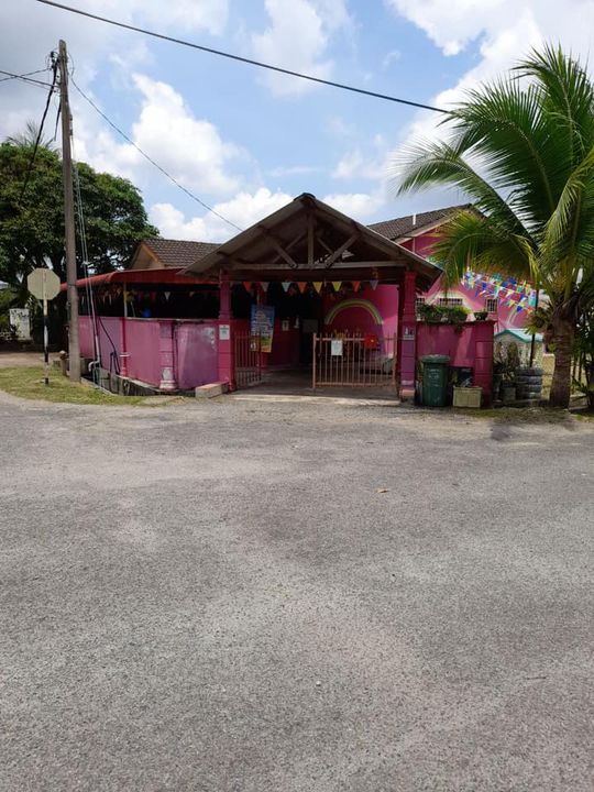 Rumah Semi-d Corner Lot Inderapura Kuantan. 