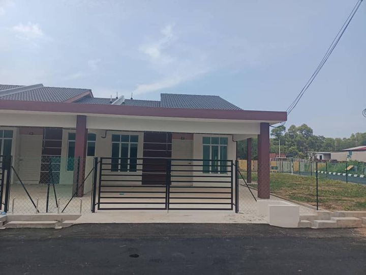 Rumah Teres Setingkat (connerlot) Sungai Karang 