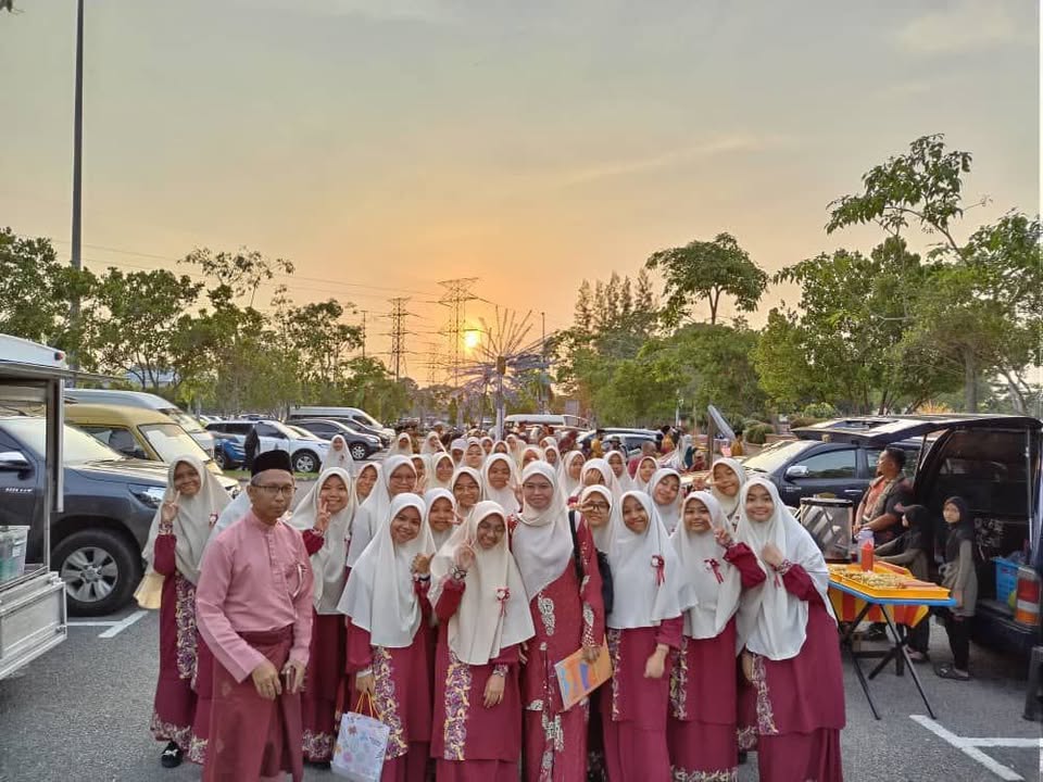 Sambutan & Perarakan  