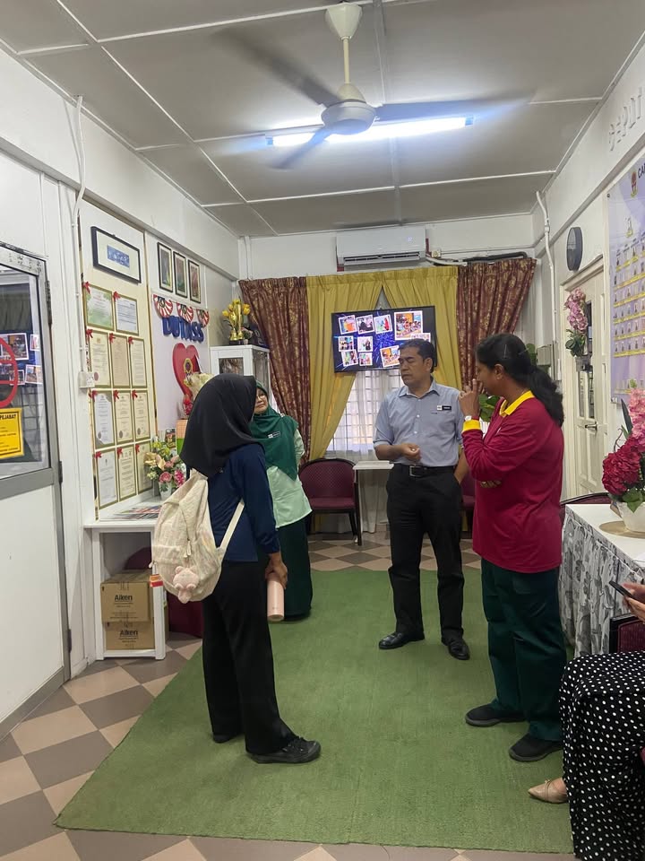 Sumbangan Kepada Qaseh Qistina Murid Tingkatan 3  