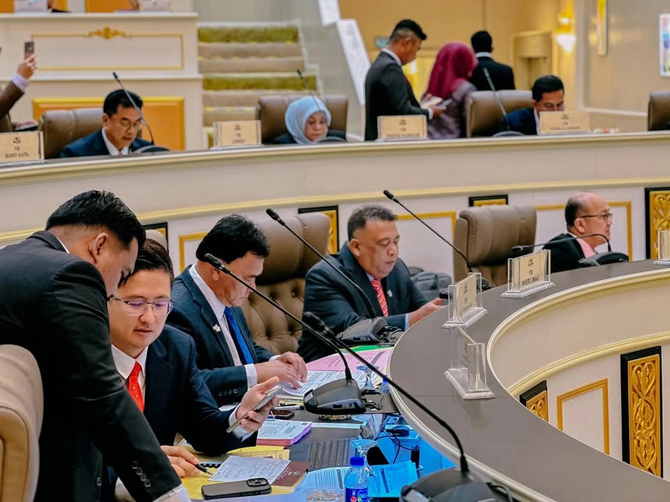 Sidang Hari Pertama Penggal Kelima Dewan Undangan Negeri 