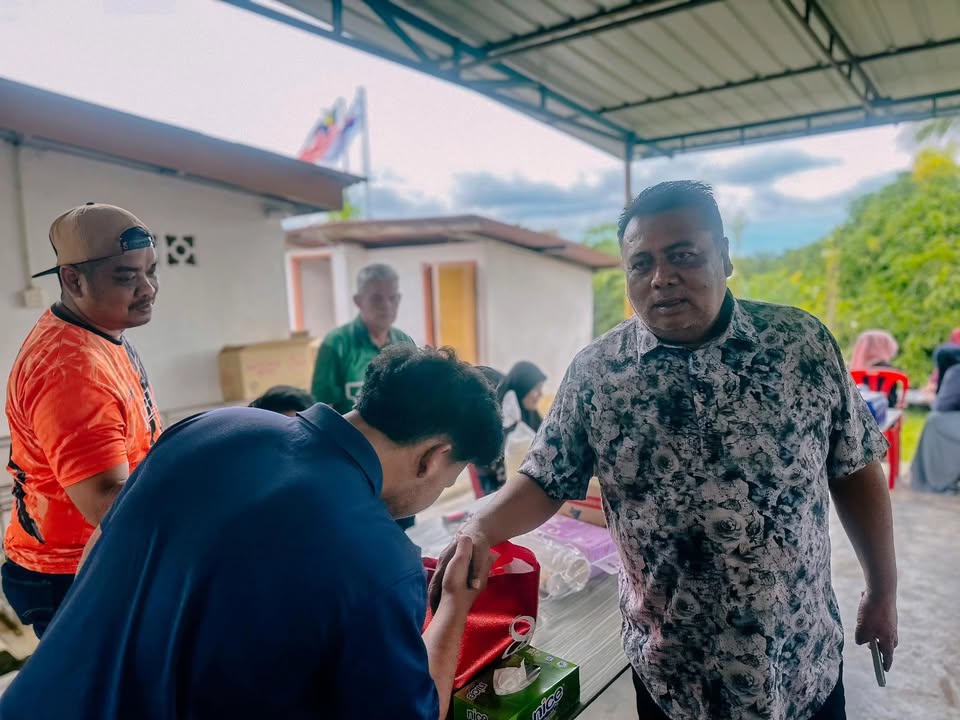 Selesai Menghadiri Umno Cawangan Datuk Setia, Bersama Ahli-ahli 