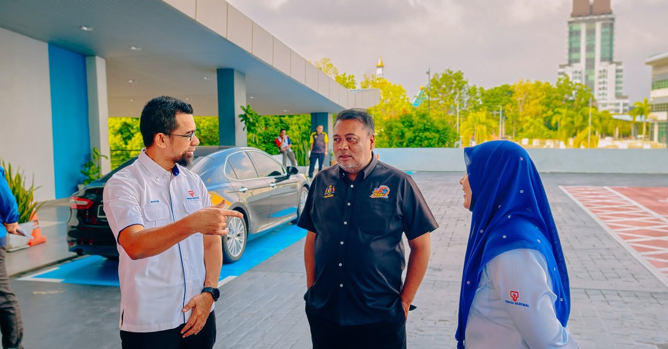 Penyerahan Van Csr Tnb Kepada Dun Ayer Limau 