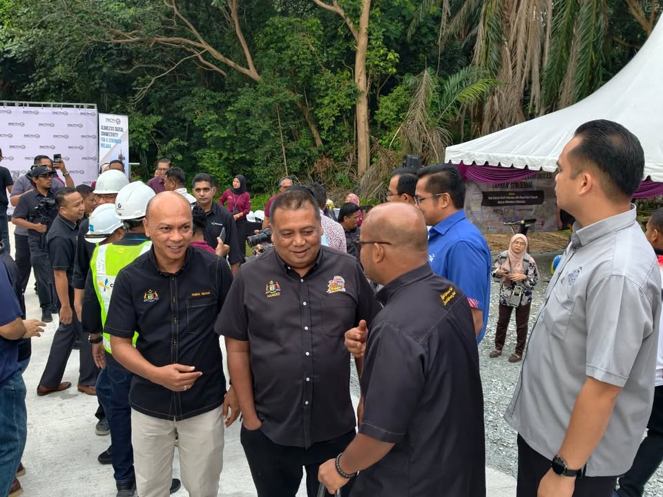 Majlis Perasmian Struktur Menara Telekomunikasi Baharu Di Taman 