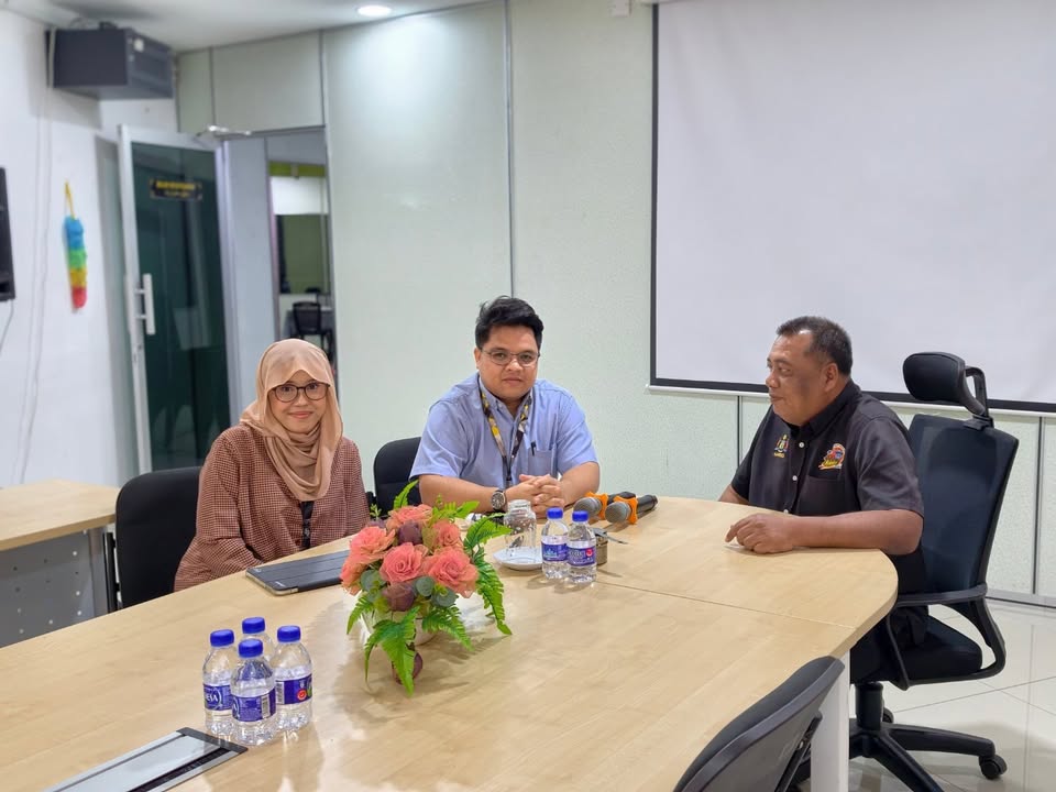 Kunjung Hormat Oleh Pengurus Maybank Masjid Tanah 