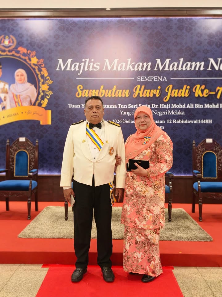 Hadir Bersama Datin Hartinee Ke Majlis Makan Malam 