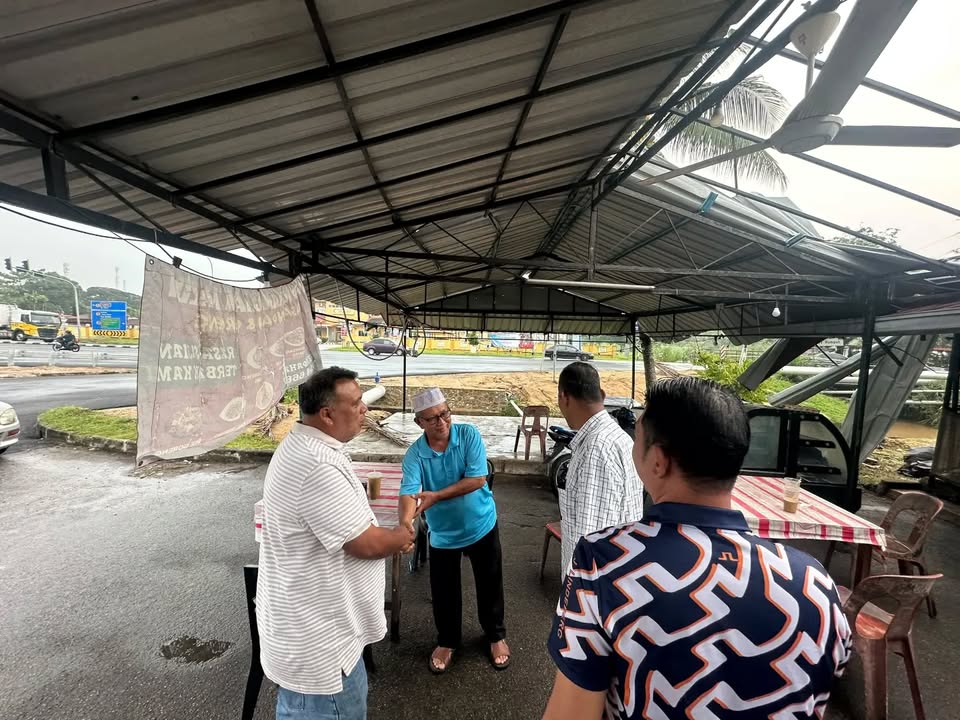 Menziarahi Puan Norain Di Kedai Minum Cahaya Nazda, 