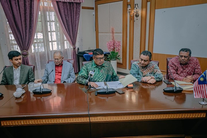 Menghadiri Mesyuarat Cadangan Pembangunan Aviation Excellent Hub Di 