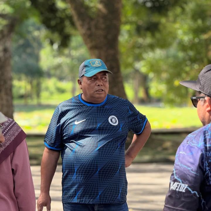 Di Hari Minggu Semalam Saya Bersama Ybhg Datuk 