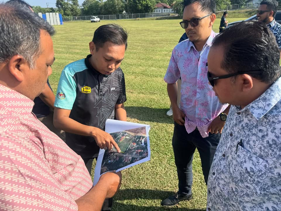 Mengadakan Lawatan Tapak Di Padang Taman Datuk Setia 