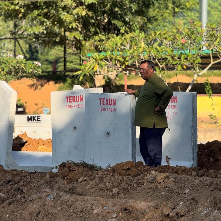Melawat Kerja-kerja Naiktaraf Longkang Di Kampung Bukit Apit. 