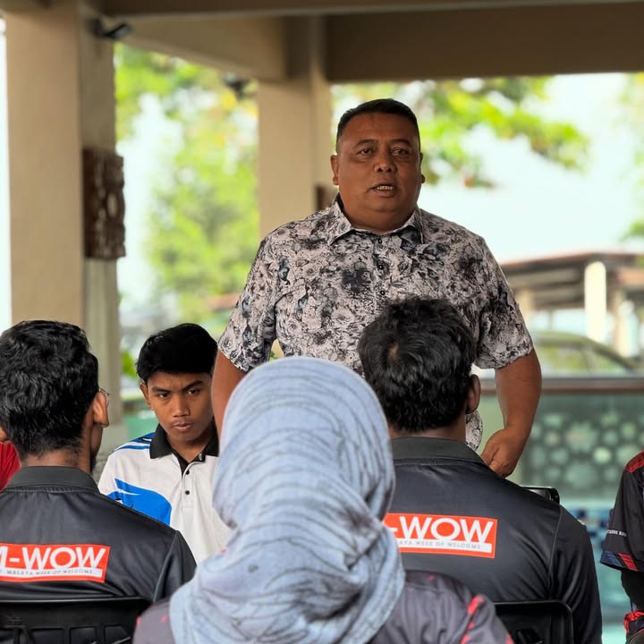 Mewakili Yab Datuk Seri Utama Ab Rauf Bin 