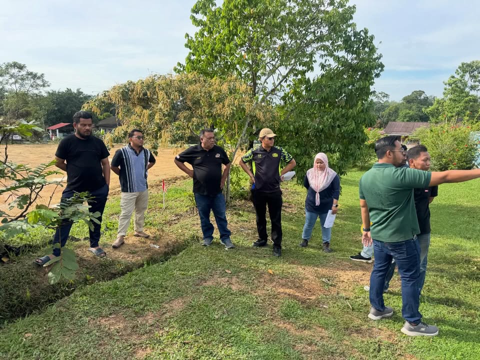 Mengadakan Perbincangan Naiktaraf Pagar Dan Tangga Kambing Bersama-sama 