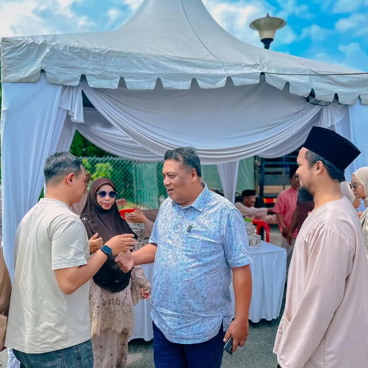 Terus Mengeratkan Silaturahim Dengan Menghadiri Majlis Perkahwinan Anakanda 