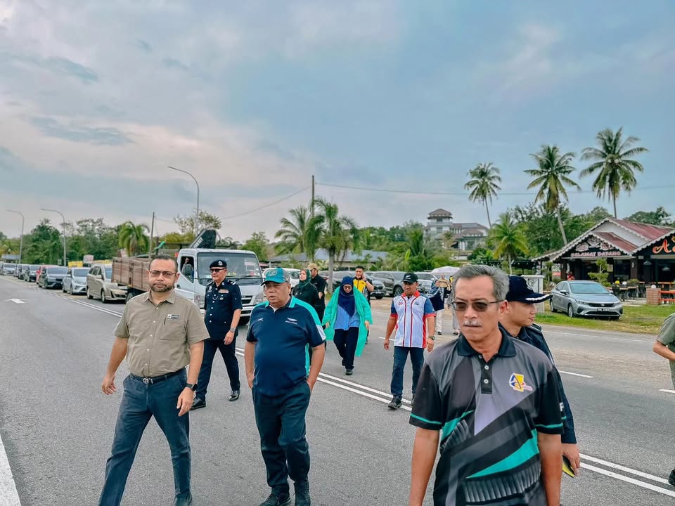 Bersama Yab Datuk Seri Utama Ab Rauf Bin 