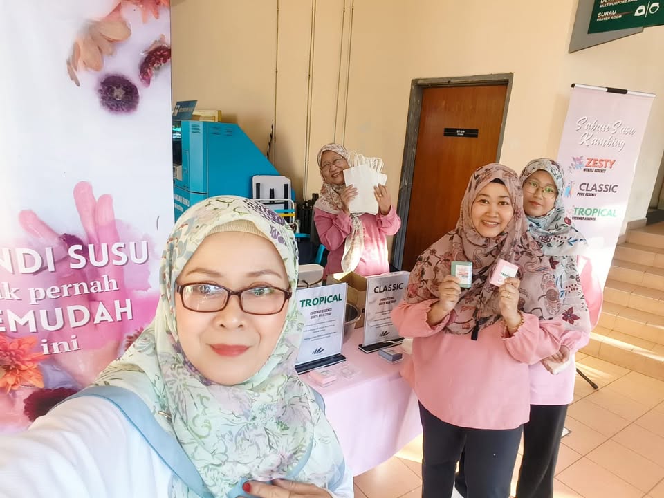 Elokke Scrub Muka Setiap Hari? Dengan Sabun Susu Elokke Scrub Muka Setiap Hari? Dengan Sabun Susu
