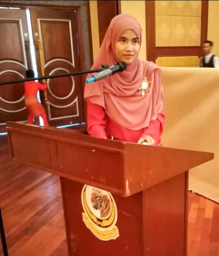 Di Malam Hari Terang Senegeri Memberi Cahaya Di 