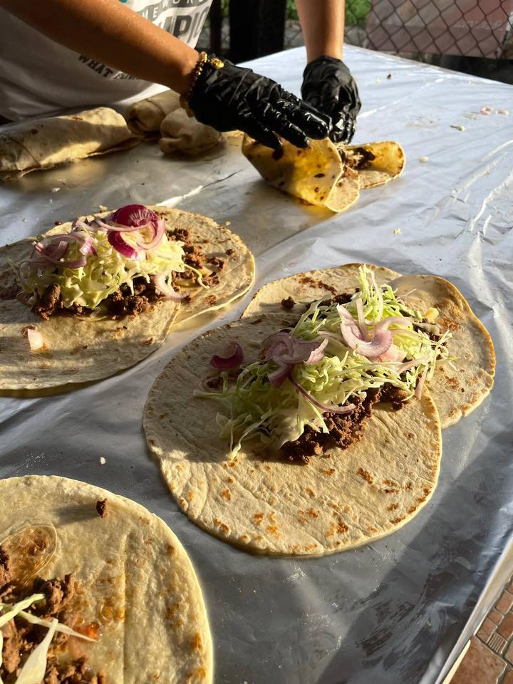 Less Than 24 Hours Till It\'s Gone !! 