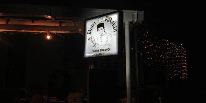 Buka Seperti Biasa Juh Ujar Sandwich Or Burger 