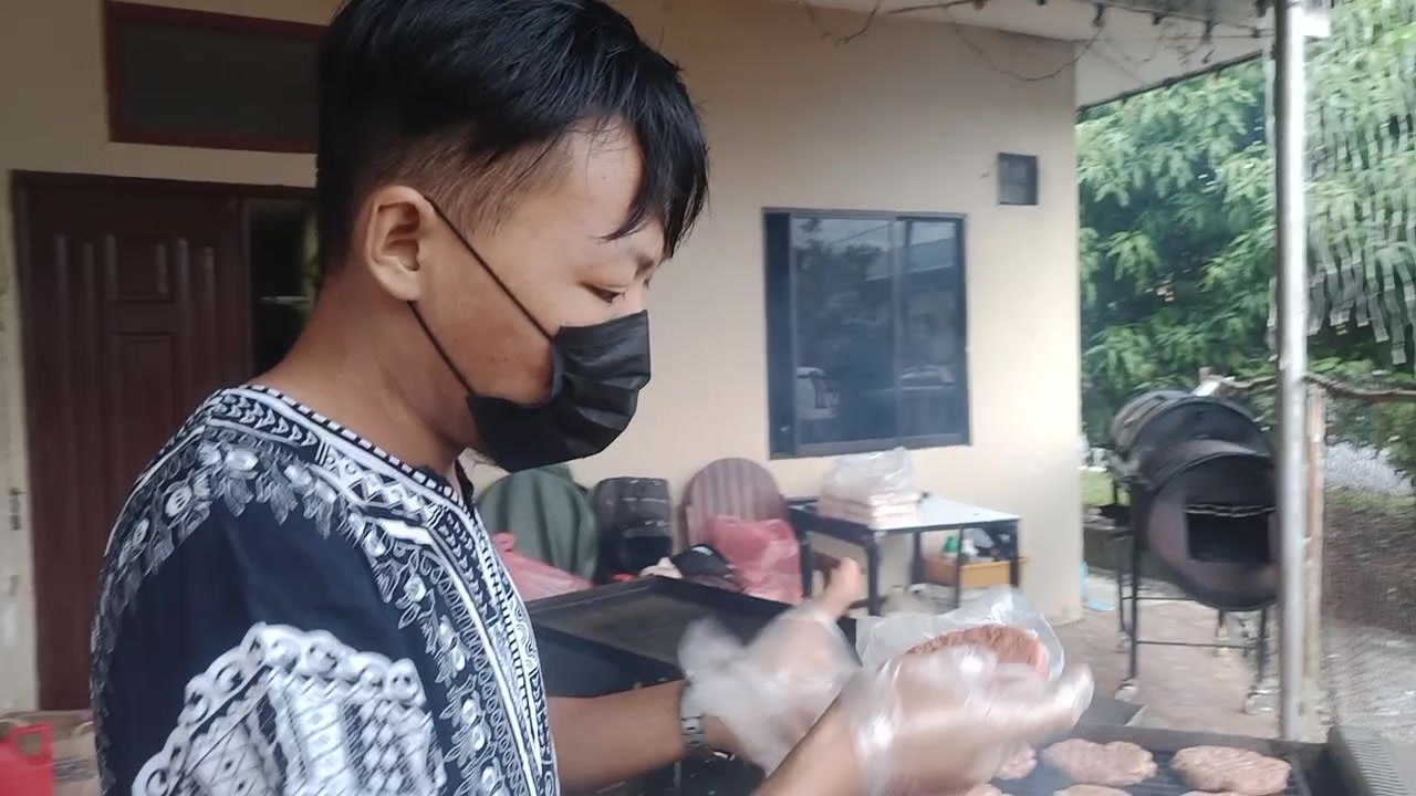 Buka Seperti Biasa Juh Ujar Sandwich Or Burger 