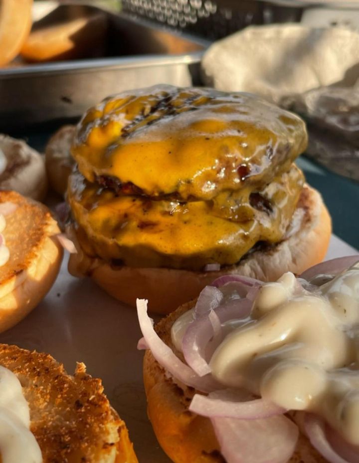 Juicy Double Cheese Burger 