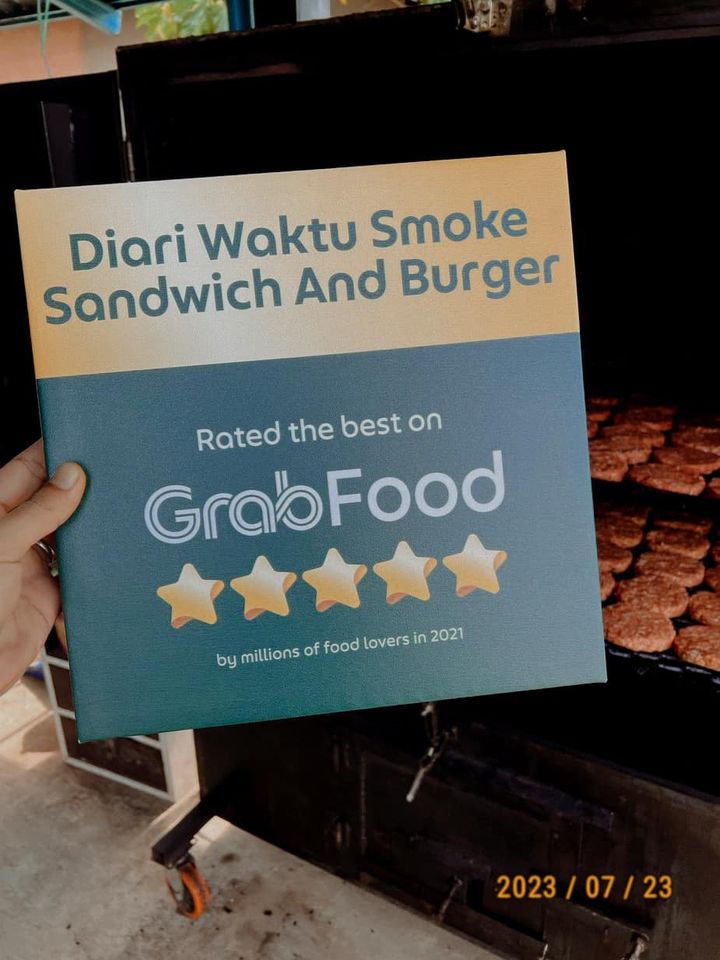 Alhamdulillah , Finally Got Our 5star Grab Plaques 