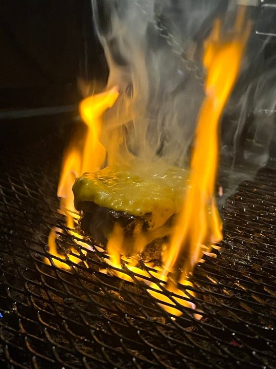 Sik Tauk Nak Makan Apa?bah Makan Burger Lahh..boh 