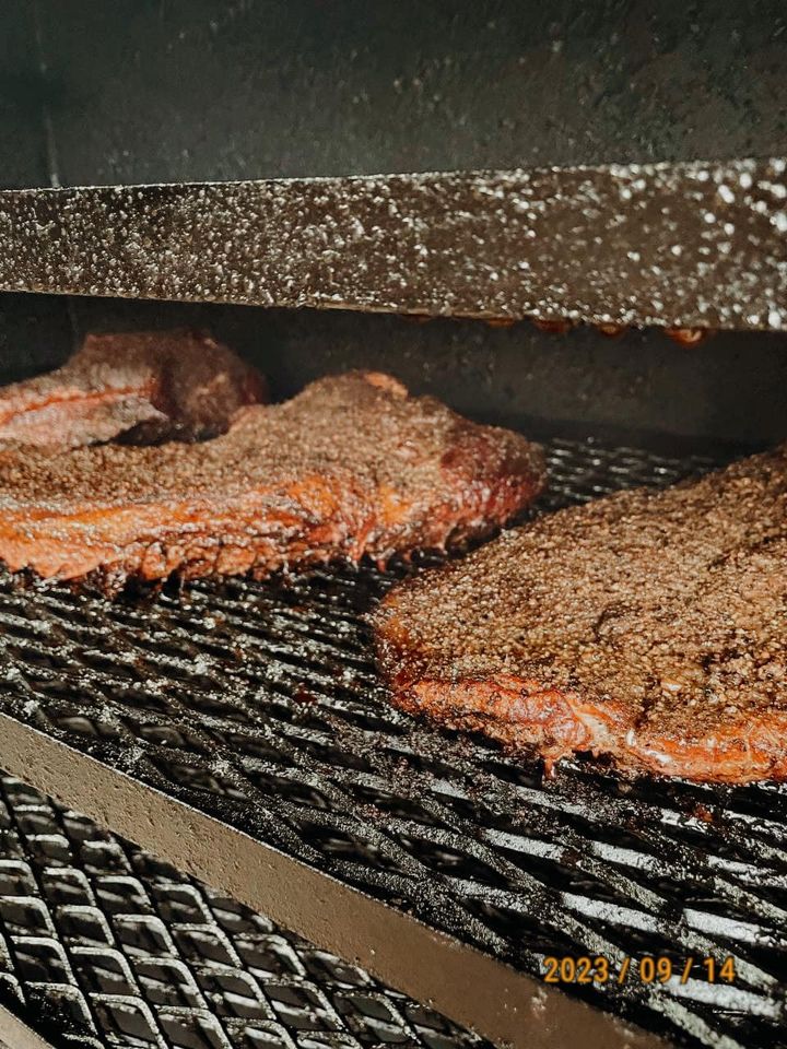 Smoke Brisket Is Back ! Looks Mouthwatering Tho..