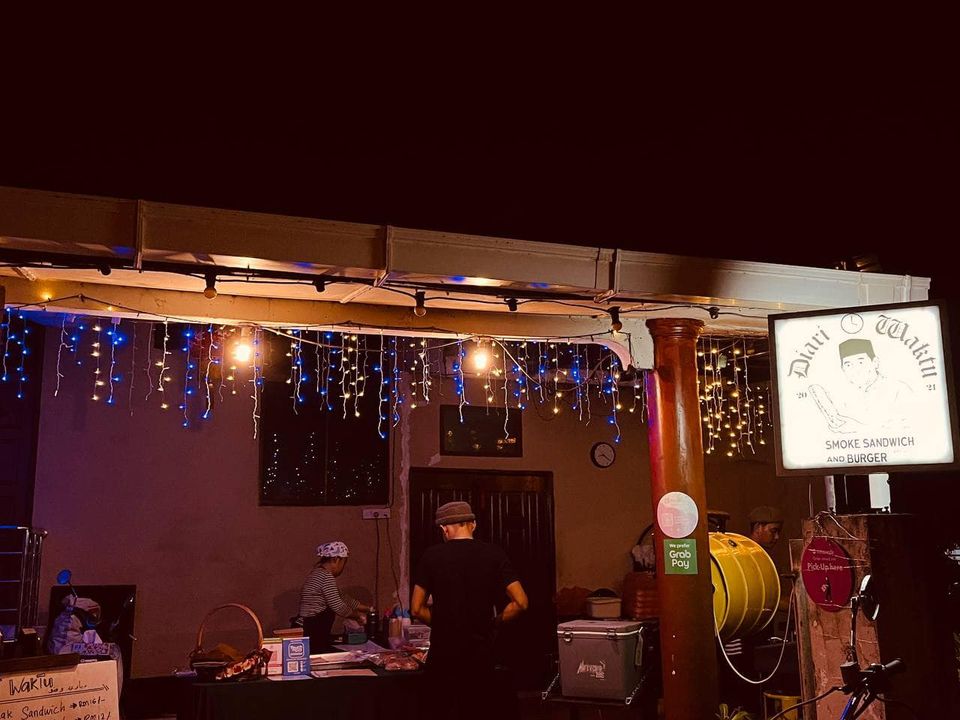 Make Us Your Best Place To Eat Burgers 