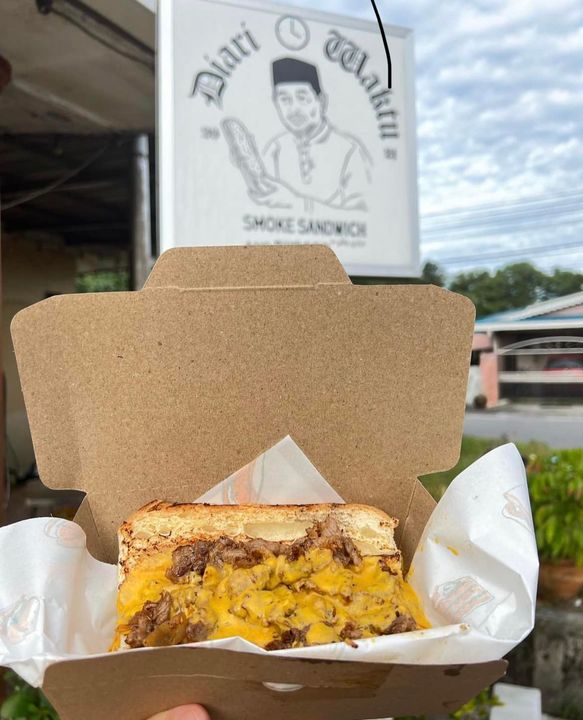 Musim Hujan Guys..hati Hati Di Jalan ! Sementara 