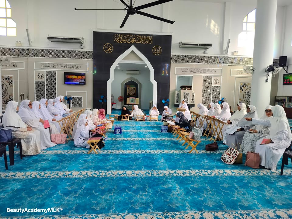 ✨ Lensa Program Khatam Al-quran Bulanan Muslimah Qariah 