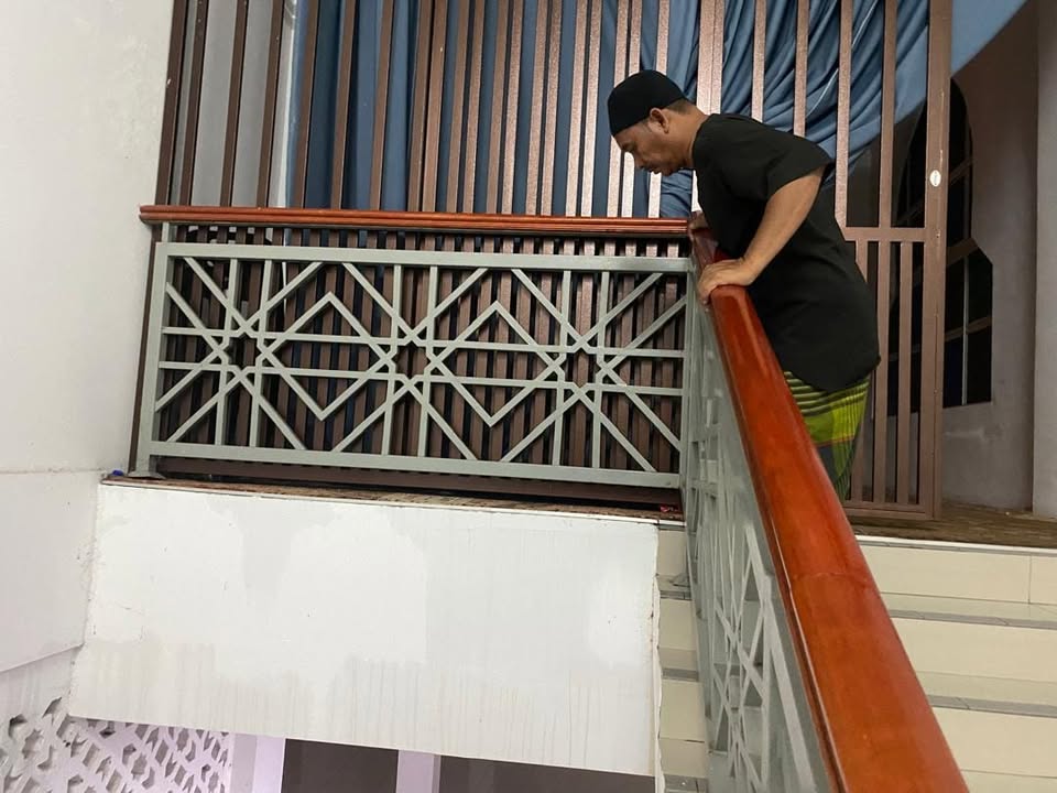 Hujan Lebat Yang Melanda Semalam Mengakibatkan Ruang Solat 