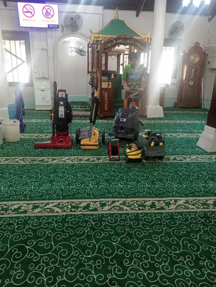 Terima Kasih Kepada Penyumbang Kebersihan Mencuci Karpet Masjid 