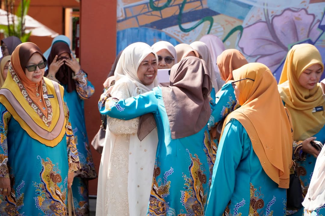 Majlis ‘sent Off’ Teacher Zuraidah 