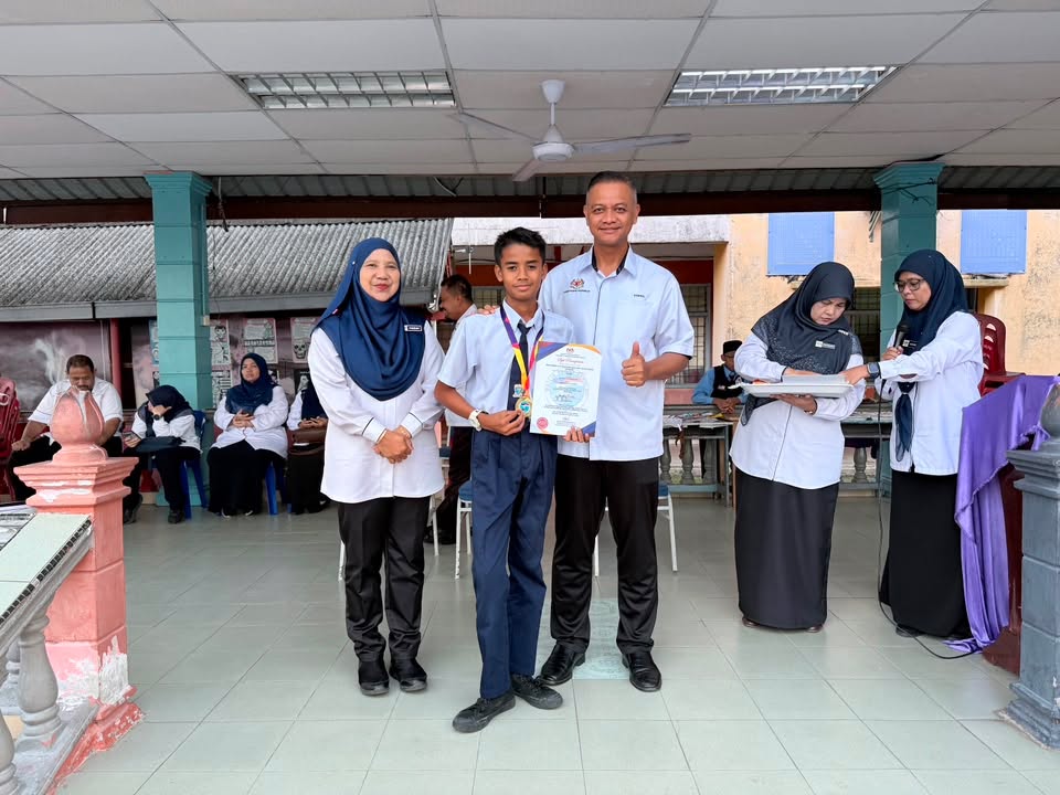 Majlis Penyampaian Pingat Dan Sijil 