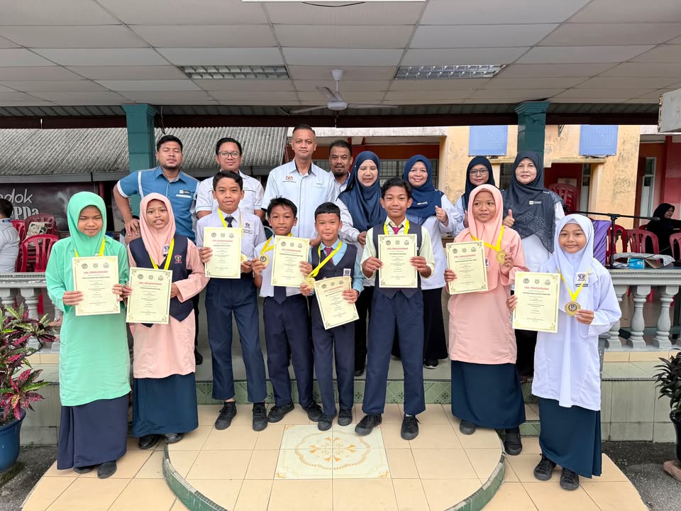 Majlis Penyampaian Pingat Dan Sijil 