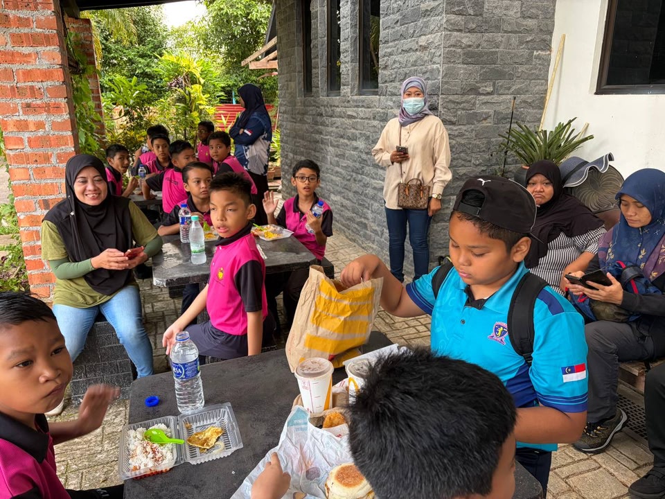 Aktiviti Luar Bilik Darjah ( Terapi Berkuda Dan 