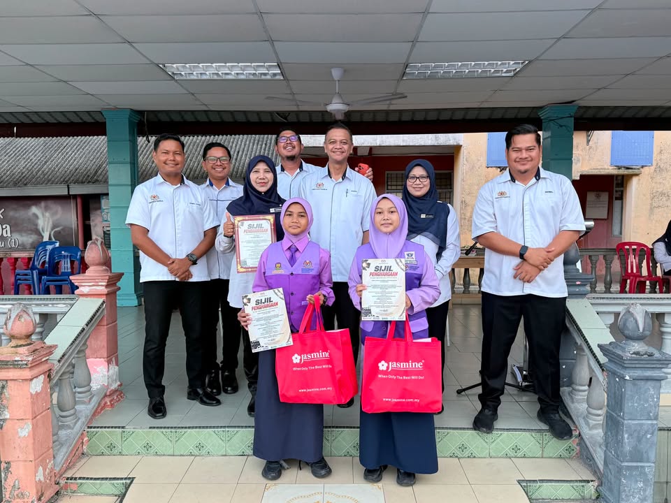 Majlis Penyampaian Sijil Dan Penghargaan 