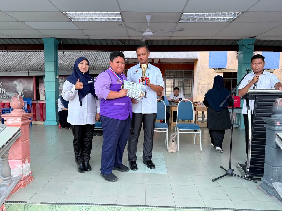 Majlis Penyampaian Hadiah Dan Pingat 
