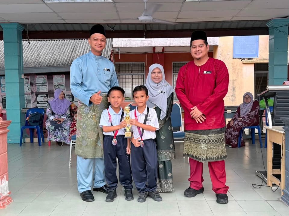 Majlis Penyampaian Hadiah Dan Sijil 