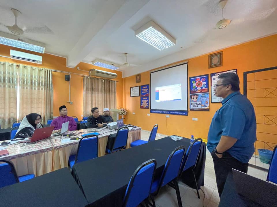 Merlisa Ke Program Pendigitalan Sekolah. 