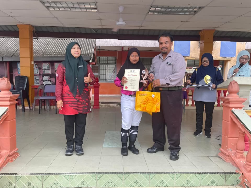 Penyampaian Sijil Dan Hadiah 