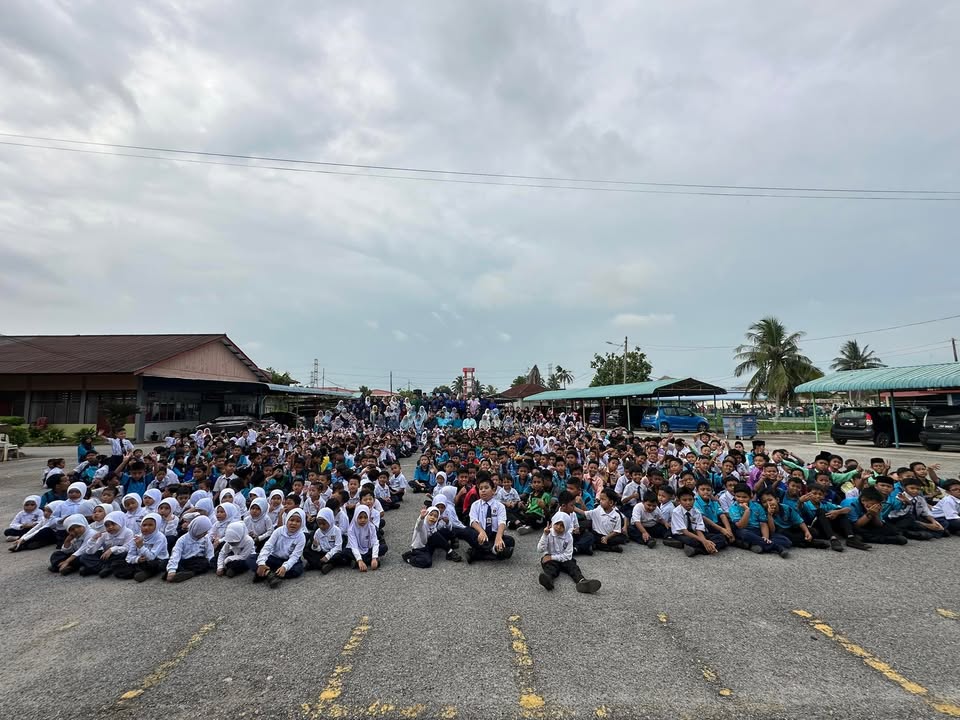 Sesi Salam Salaman Bermaaf Maafan Sempena Hari Raya 