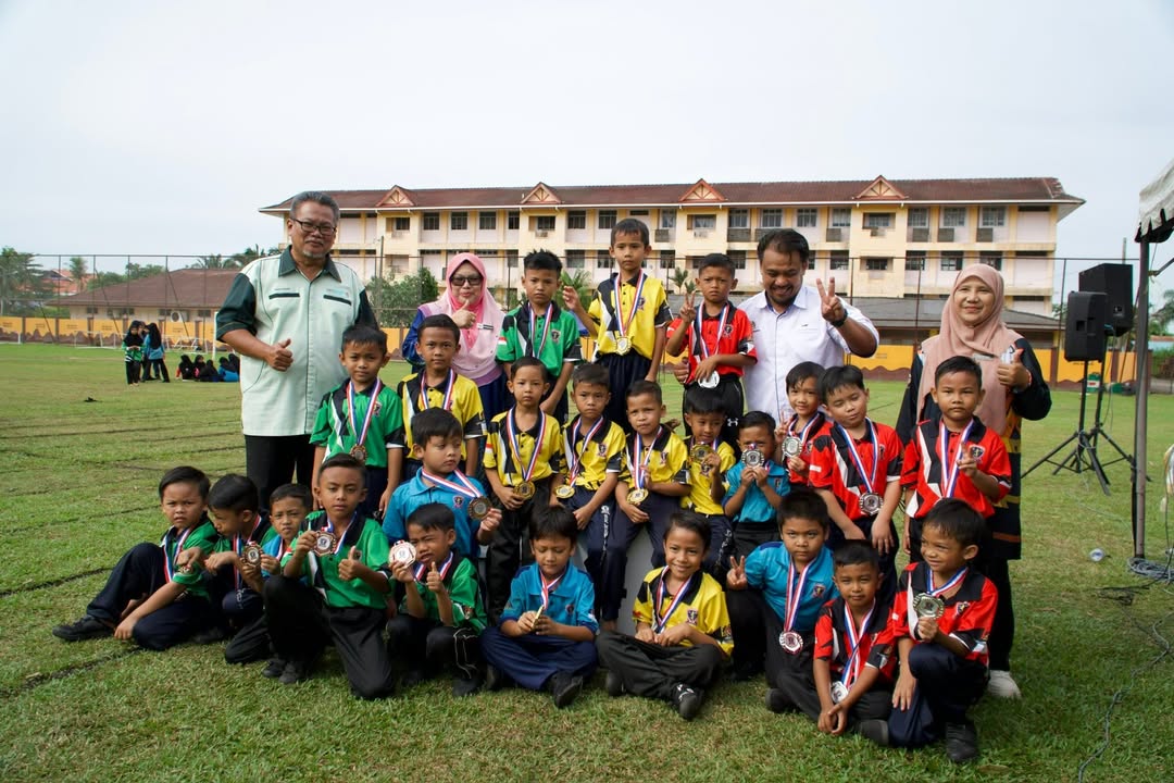 Penyampaian Pingat Acara Sebelum Kejohanan Sukan Sekolah 2025 